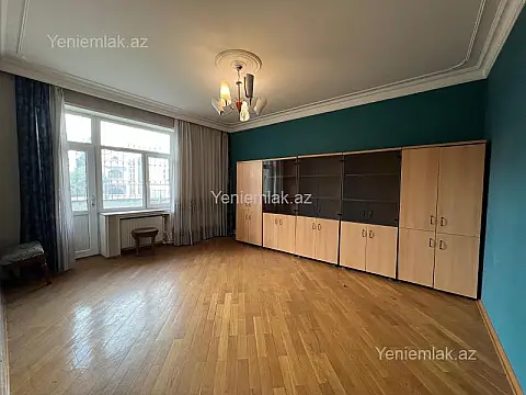 Satılır 4 otaqlı yeni tikili 175 m²