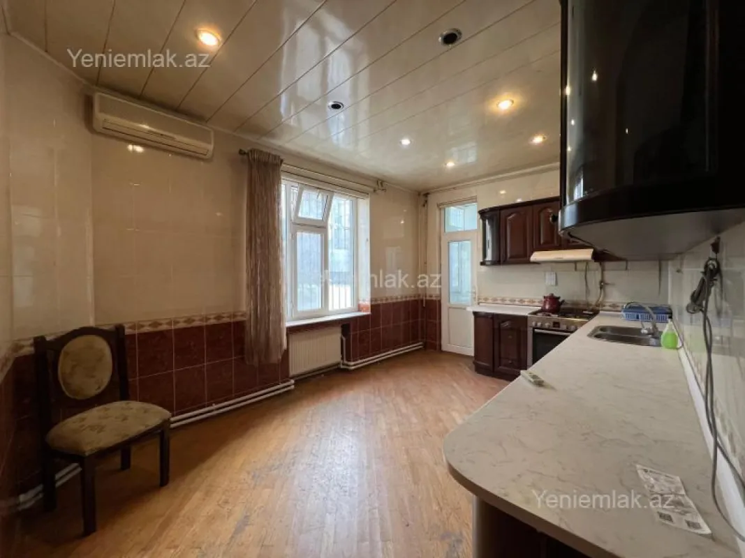 Satılır 4 otaqlı yeni tikili 175 m²