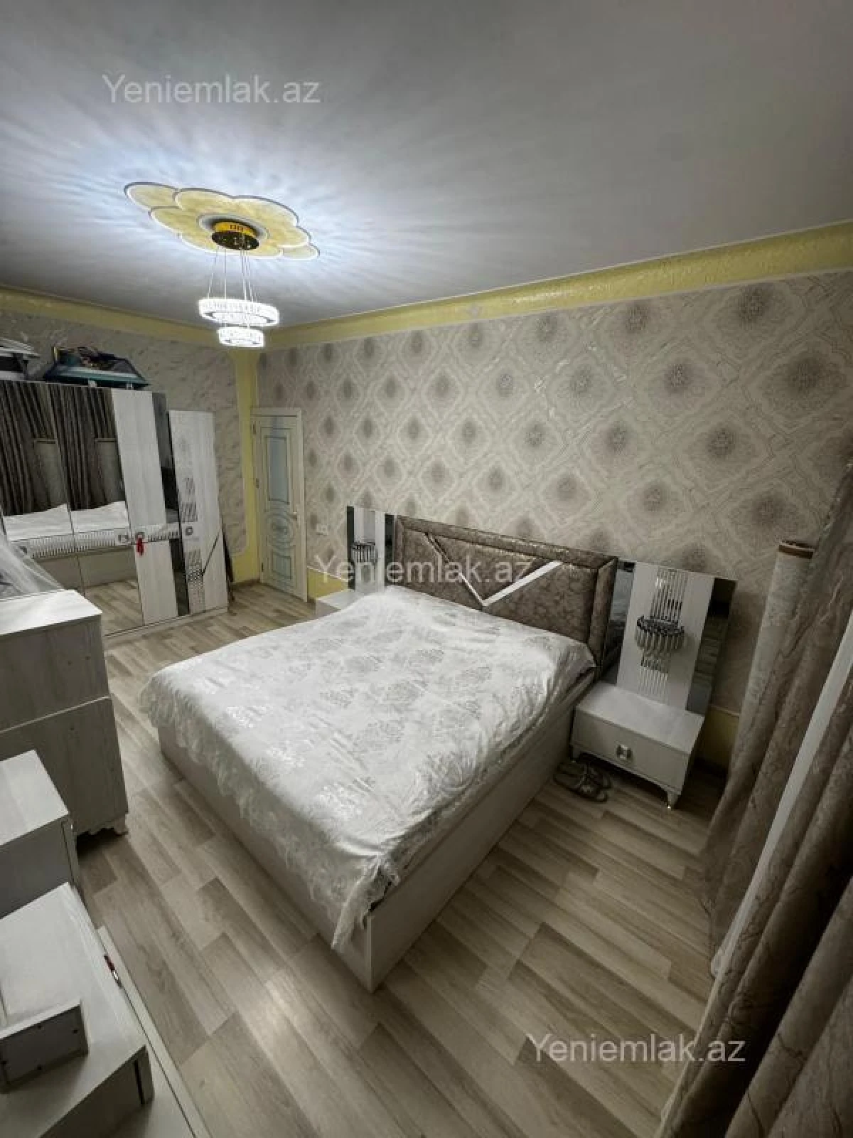 Satılır 3 otaqlı köhnə tikili 82 m²