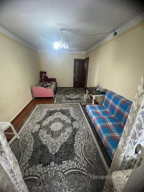 Satılır 1 otaqlı köhnə tikili 38 m²