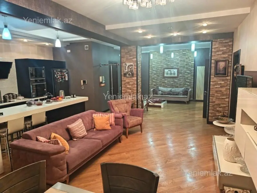 Satılır 3 otaqlı yeni tikili 140 m²