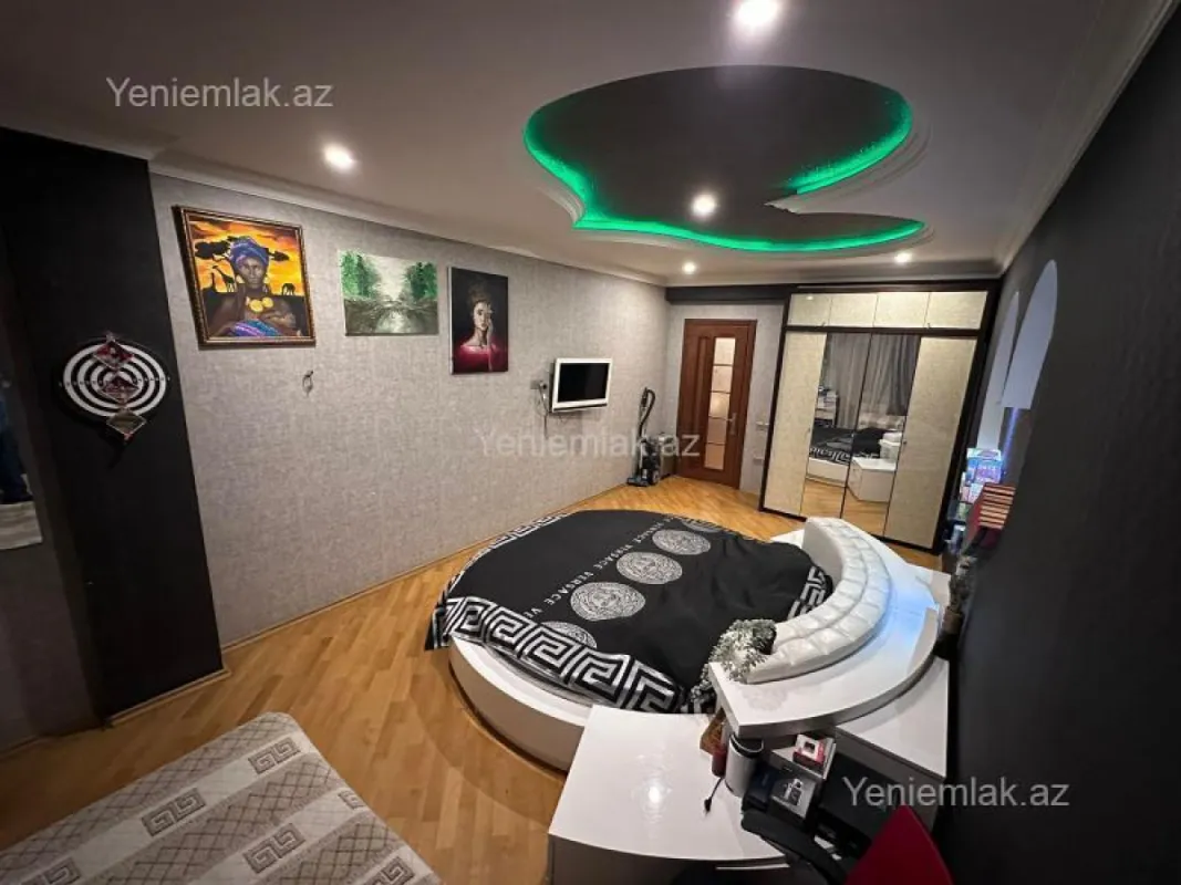 Satılır 3 otaqlı yeni tikili 110 m²