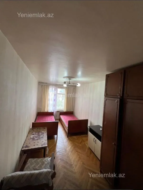 Satılır 3 otaqlı köhnə tikili 80 m²