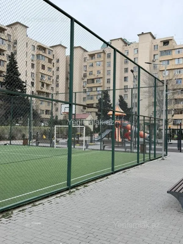 Satılır 2 otaqlı köhnə tikili 65 m²