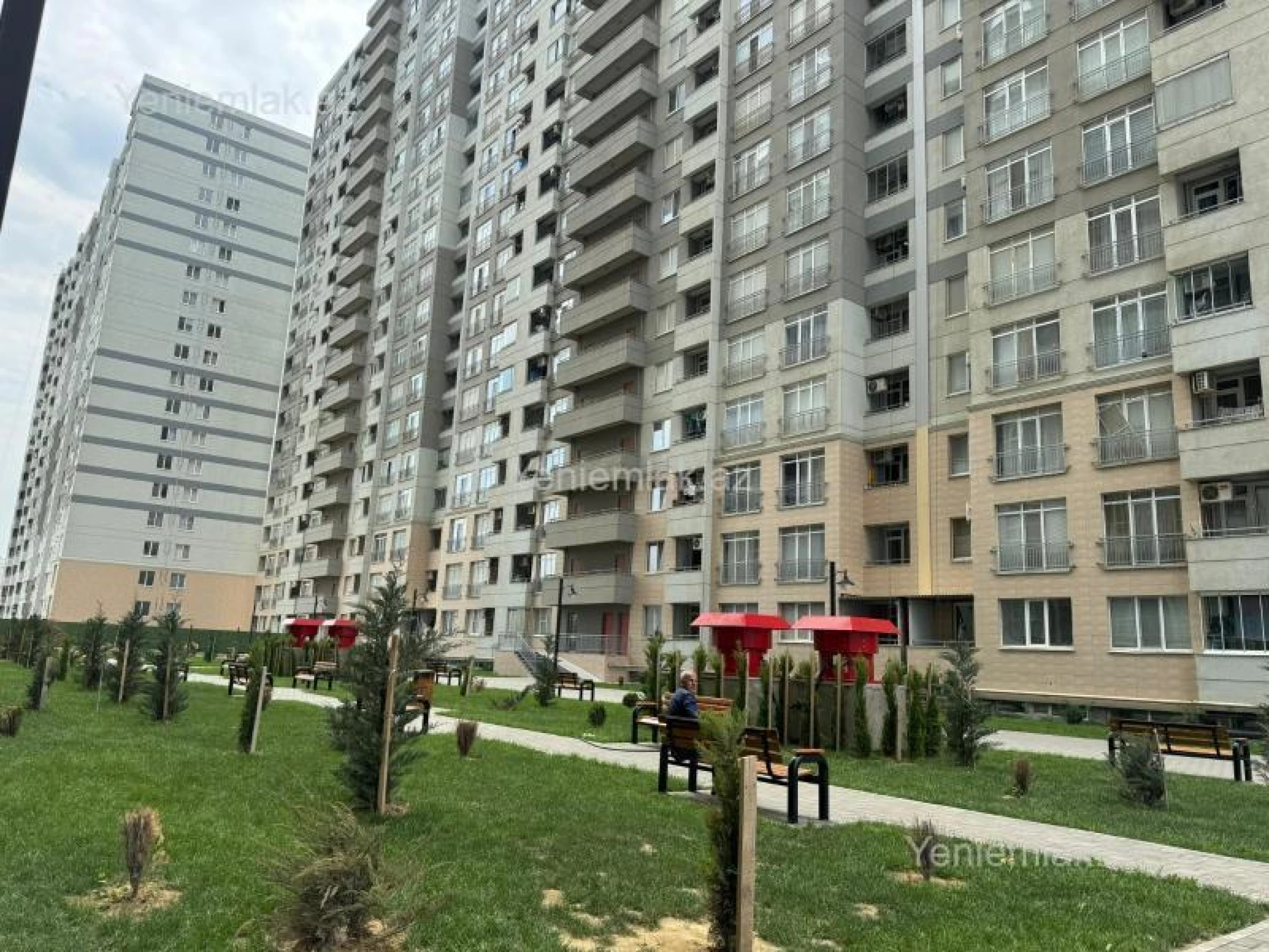 Satılır 2 otaqlı yeni tikili 80 m²