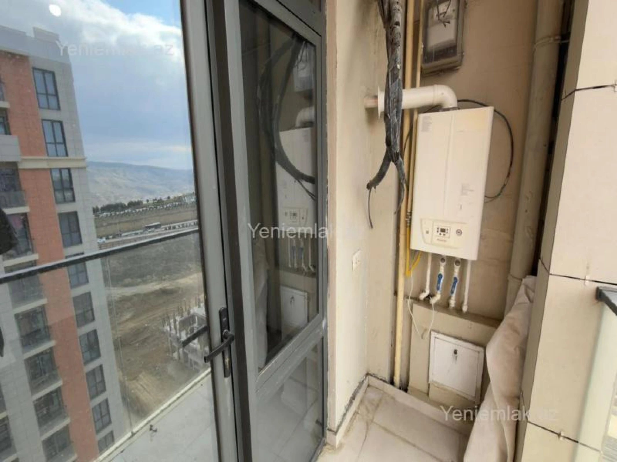 Satılır 2 otaqlı yeni tikili 63 m²