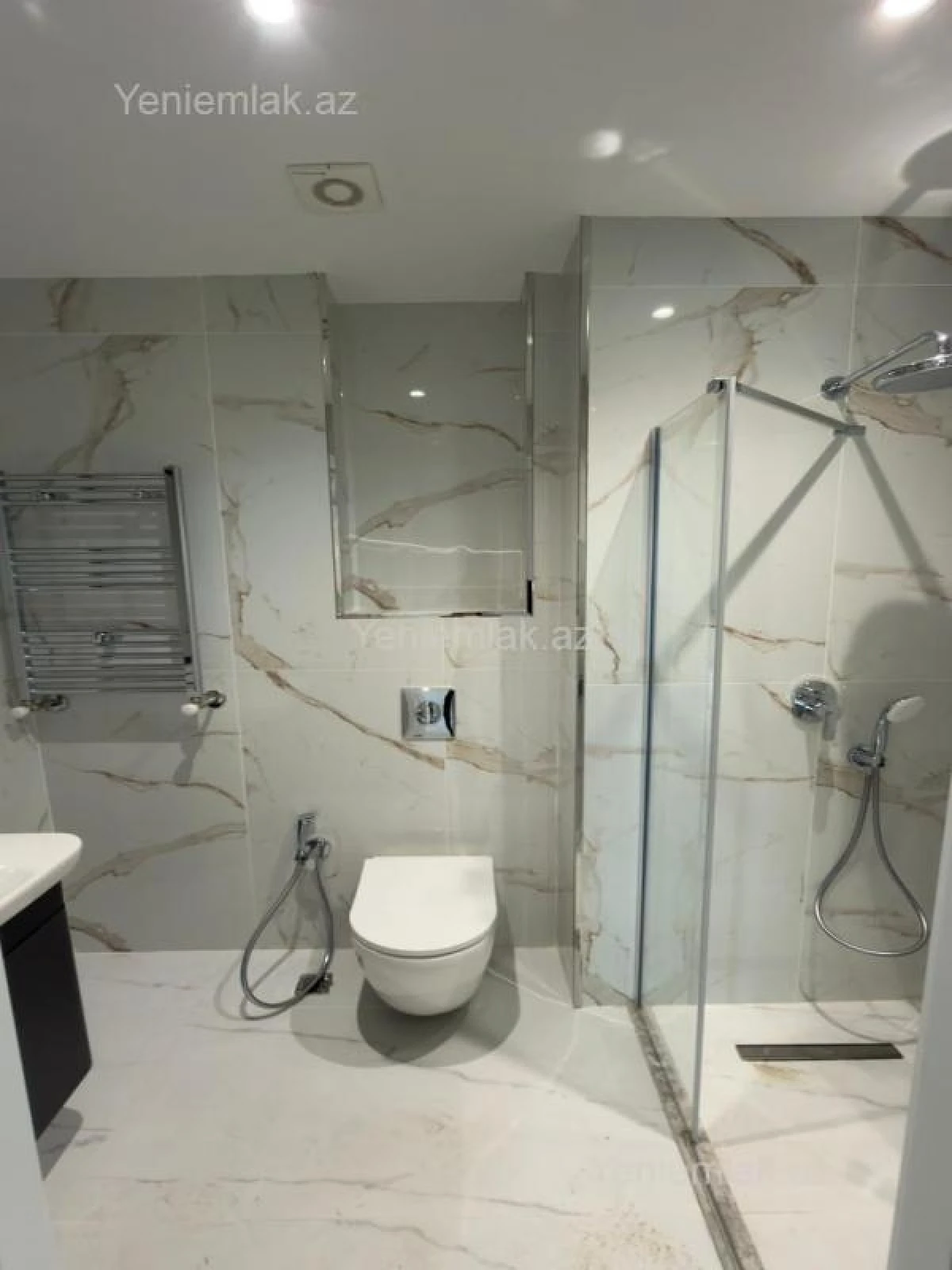 Satılır 2 otaqlı yeni tikili 63 m²