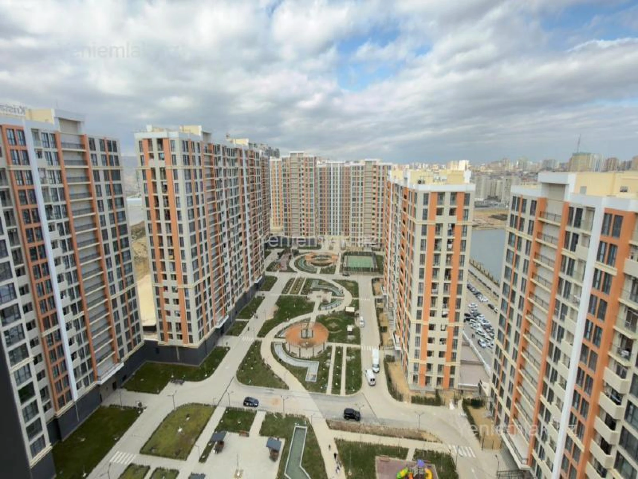 Satılır 2 otaqlı yeni tikili 63 m²