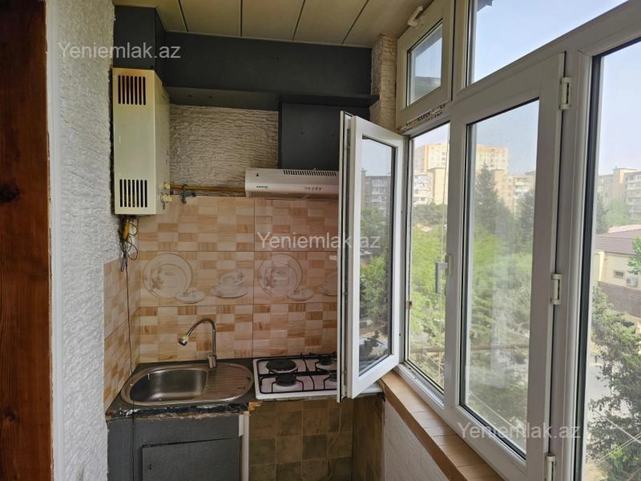 Satılır 3 otaqlı köhnə tikili 75 m²