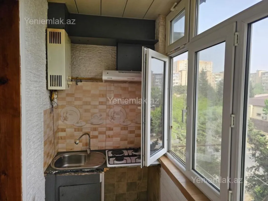 Satılır 3 otaqlı köhnə tikili 75 m²