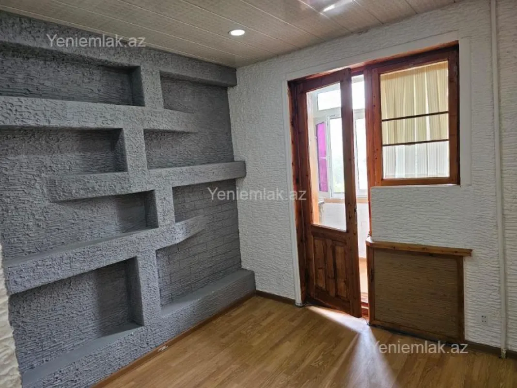 Satılır 3 otaqlı köhnə tikili 75 m²