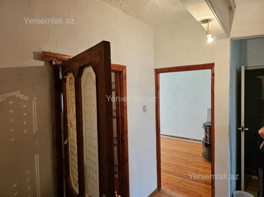 Satılır 3 otaqlı köhnə tikili 75 m²