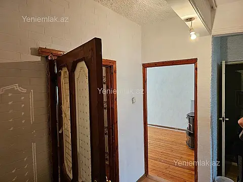 Satılır 3 otaqlı köhnə tikili 75 m²