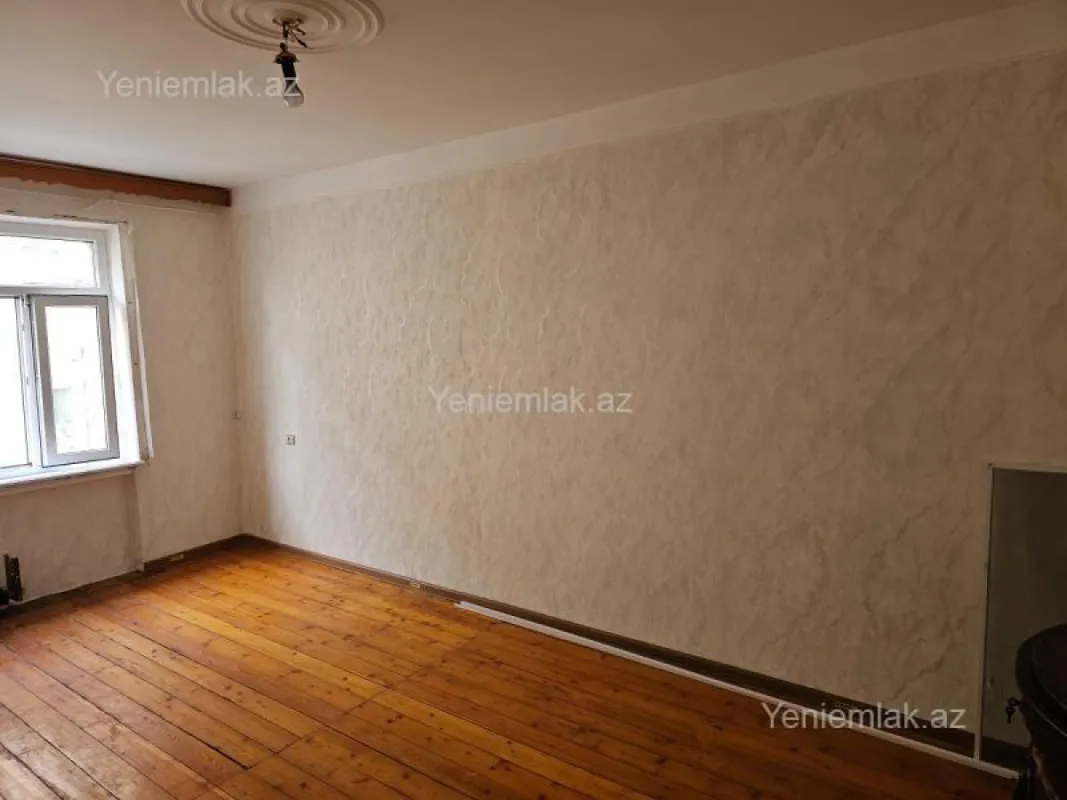 Satılır 3 otaqlı köhnə tikili 75 m²