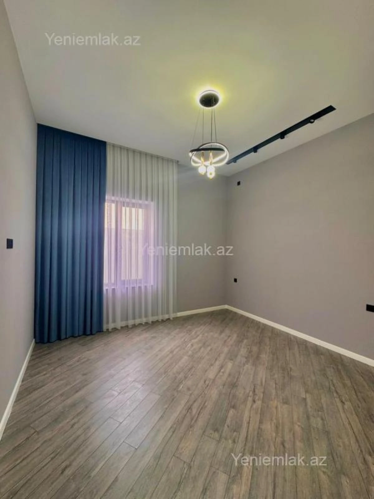 Satılır 5 otaqlı həyət evi 220 m²
