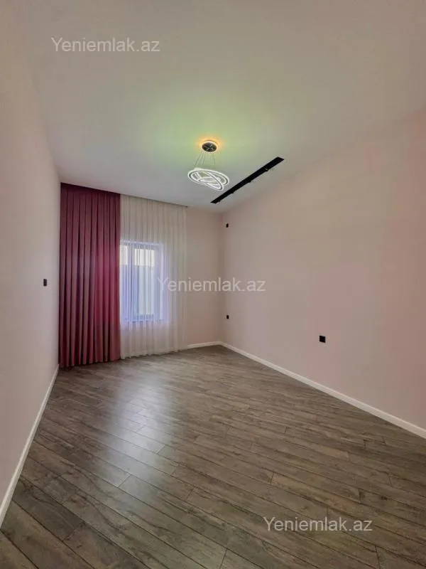 Satılır 5 otaqlı həyət evi 220 m²