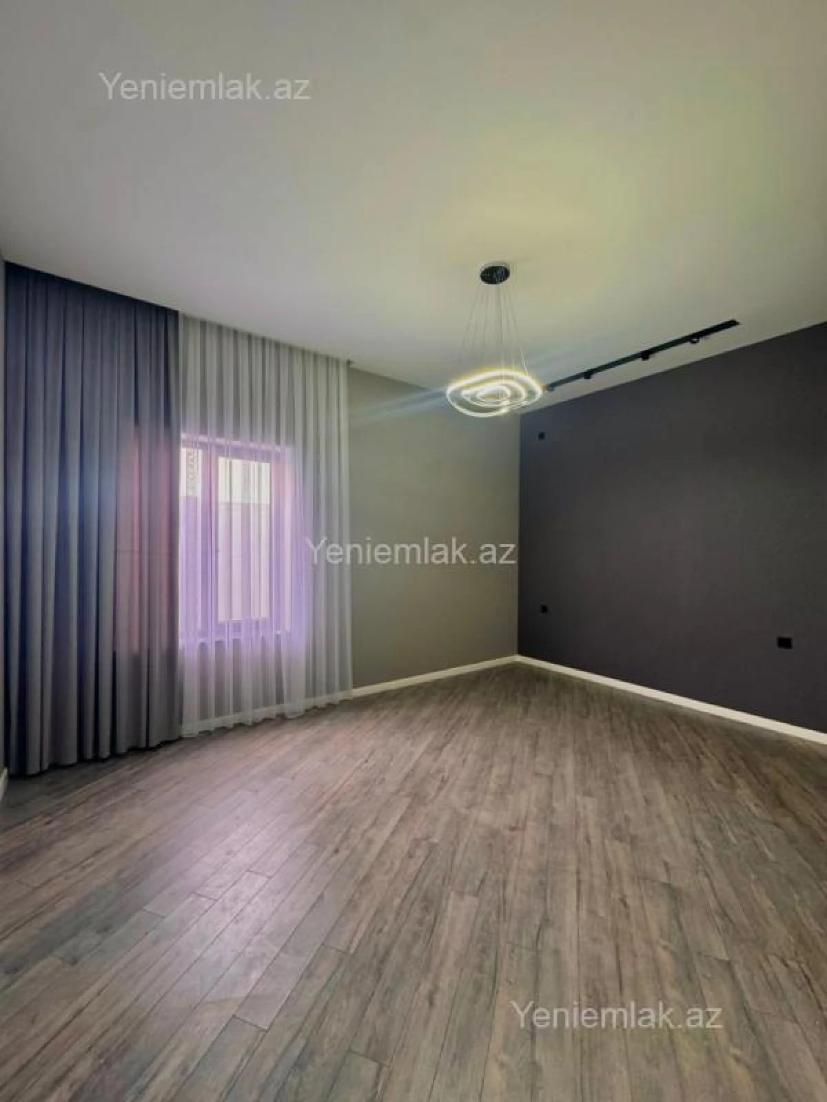 Satılır 5 otaqlı həyət evi 220 m²