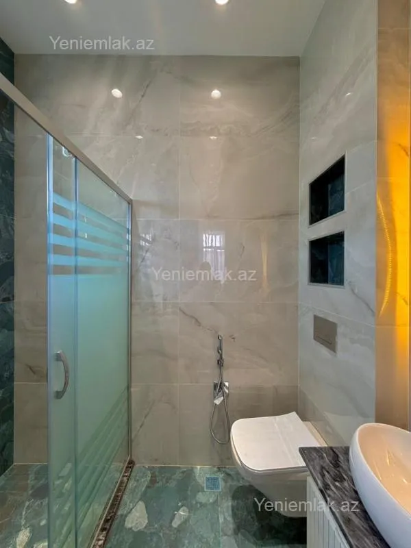 Satılır 5 otaqlı həyət evi 220 m²