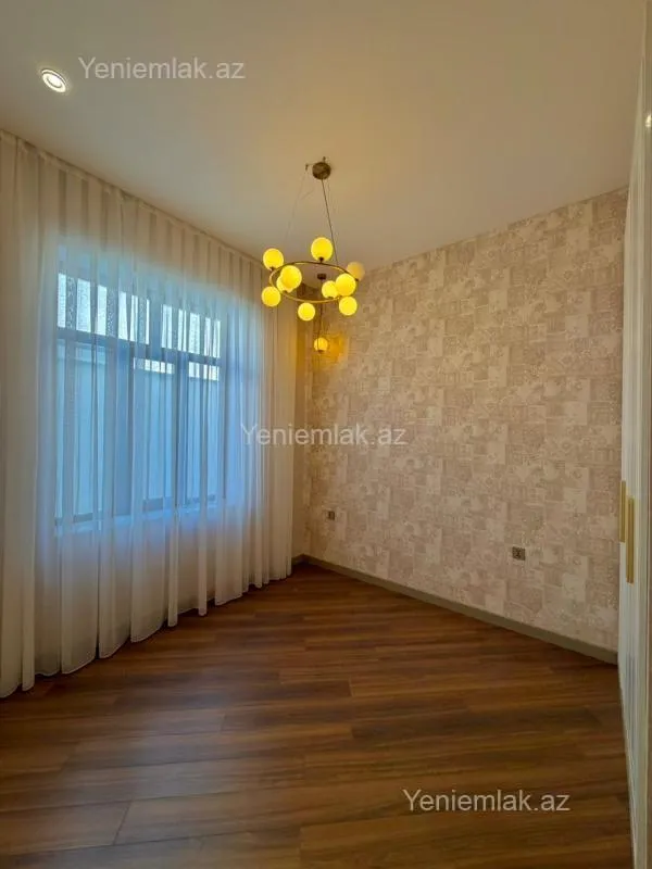 Satılır 5 otaqlı həyət evi 220 m²