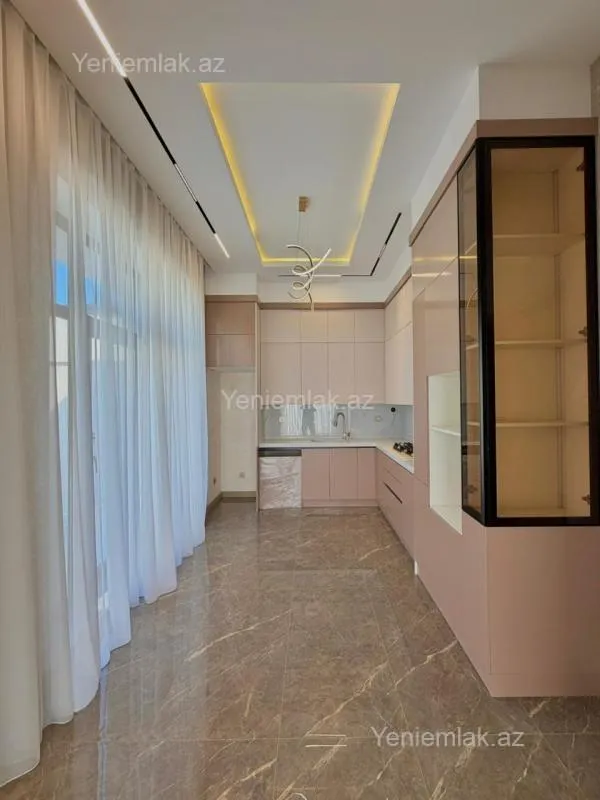 Satılır 5 otaqlı həyət evi 220 m²