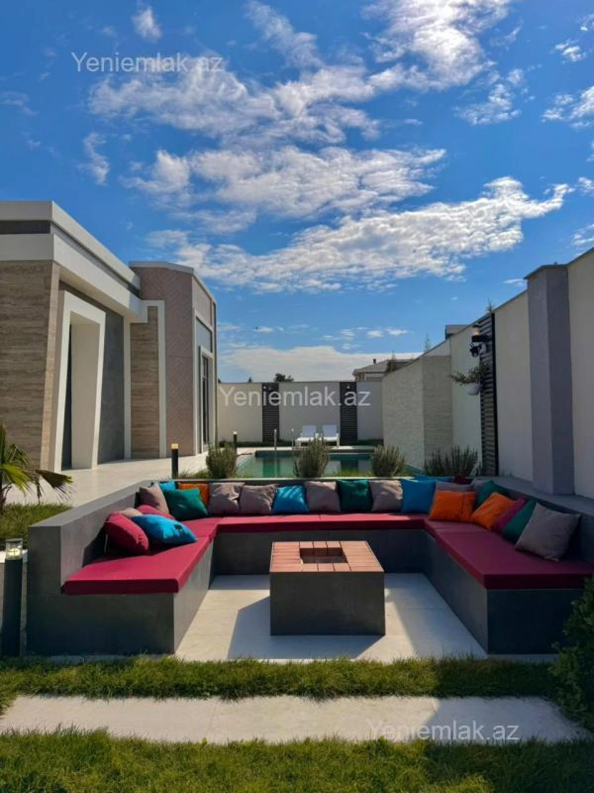 Satılır 5 otaqlı həyət evi 220 m²