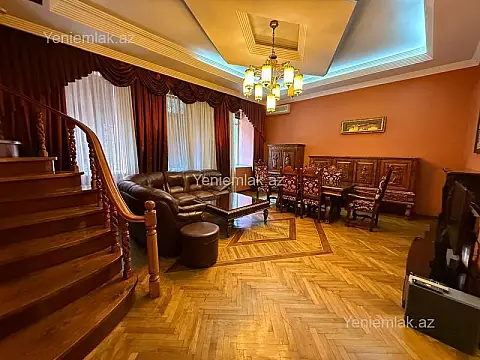 Satılır 4 otaqlı köhnə tikili 125 m²