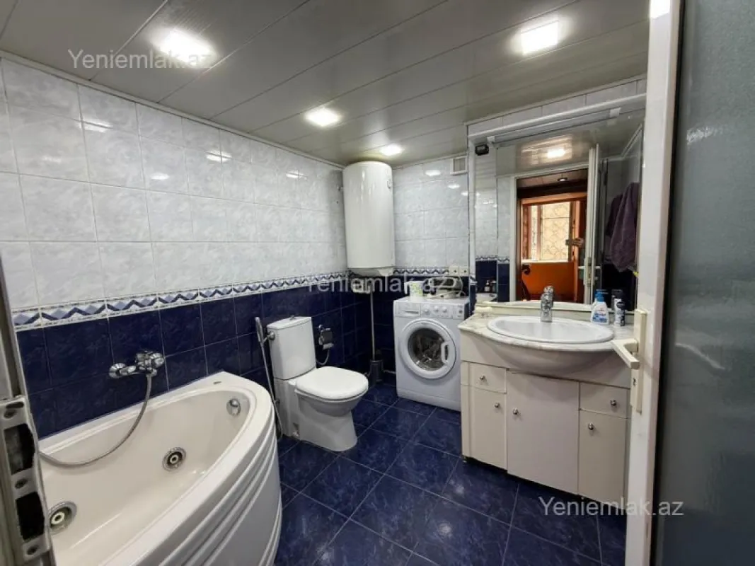 Satılır 4 otaqlı köhnə tikili 125 m²