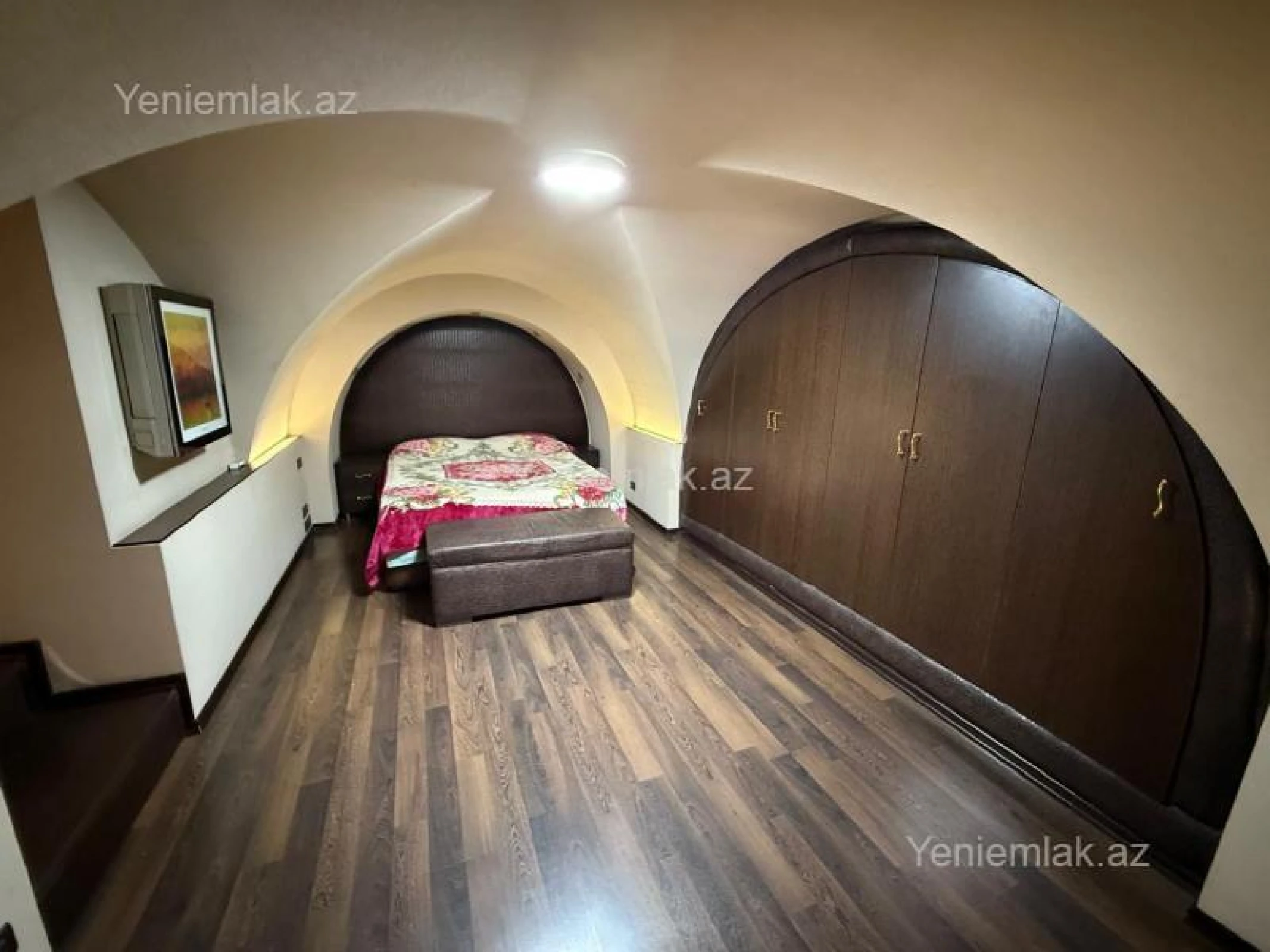 Satılır 4 otaqlı köhnə tikili 125 m²