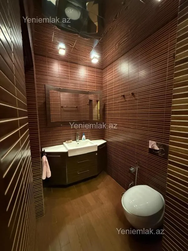 Satılır 4 otaqlı köhnə tikili 125 m²