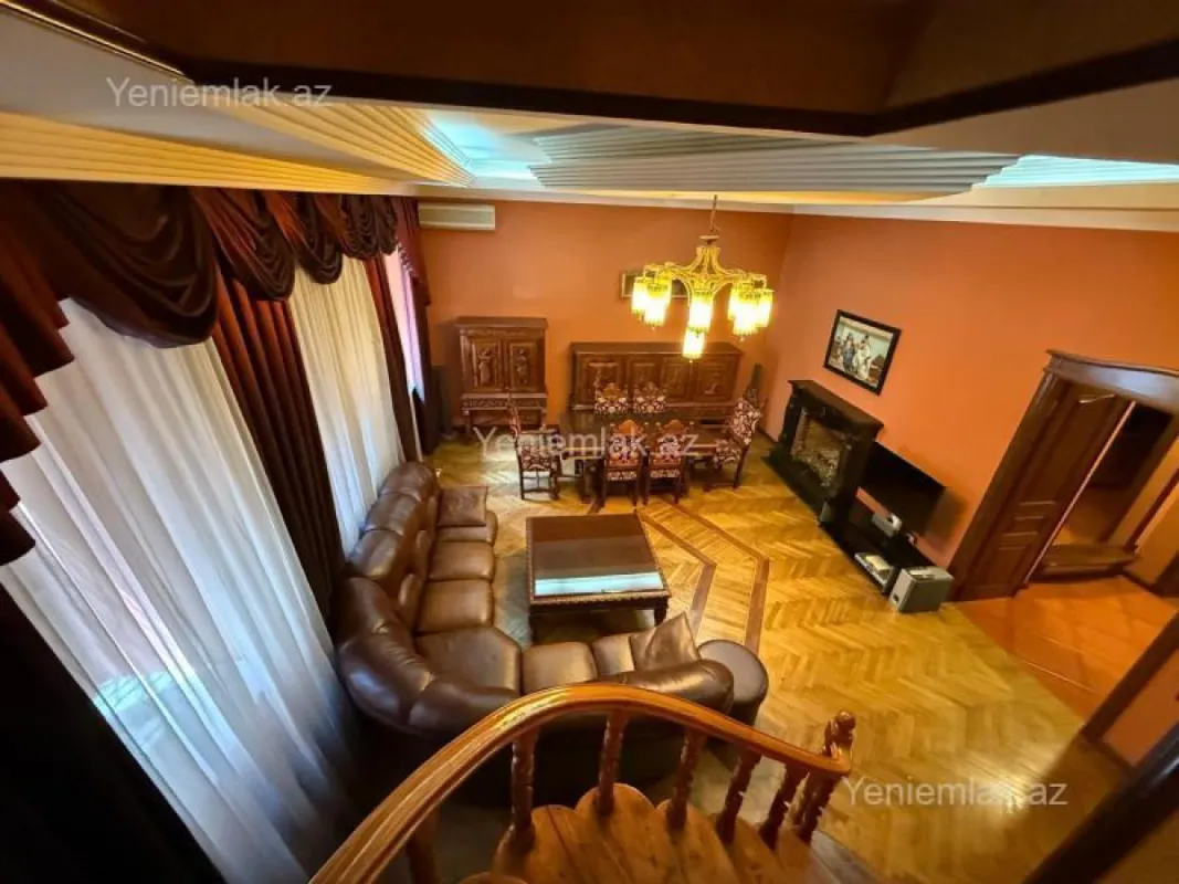 Satılır 4 otaqlı köhnə tikili 125 m²