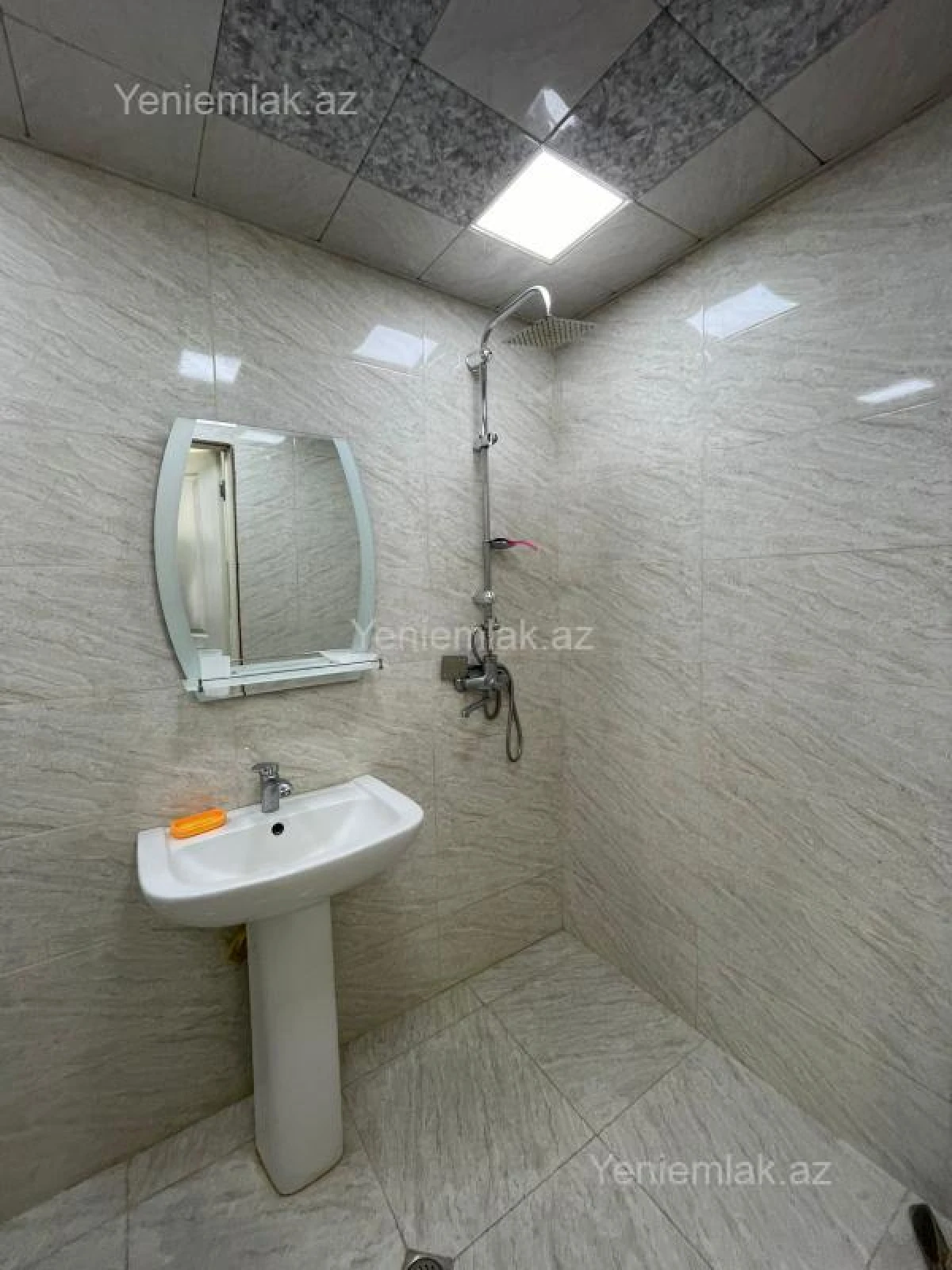 Satılır 2 otaqlı yeni tikili 75 m²