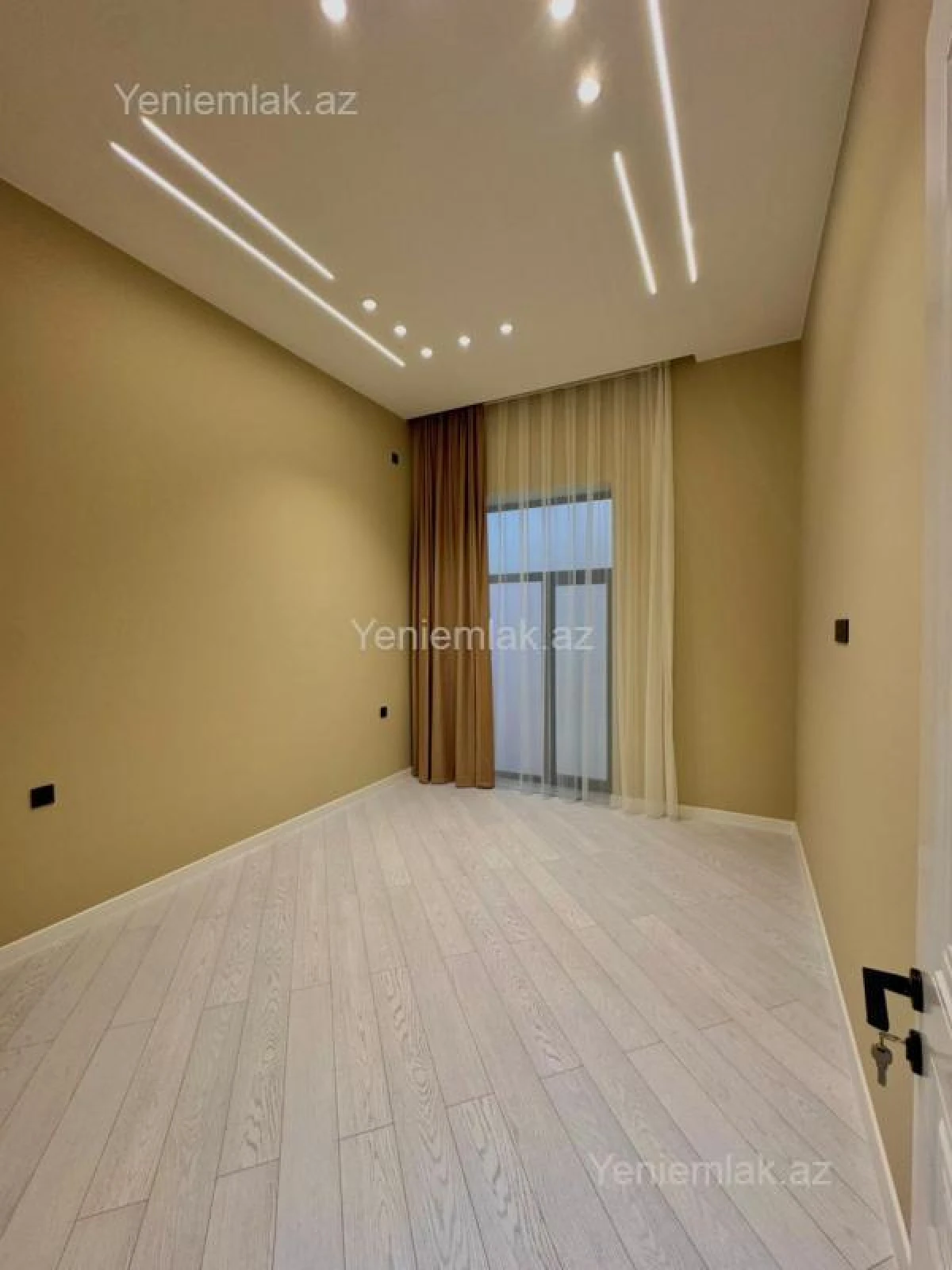 Satılır 4 otaqlı həyət evi 160 m²