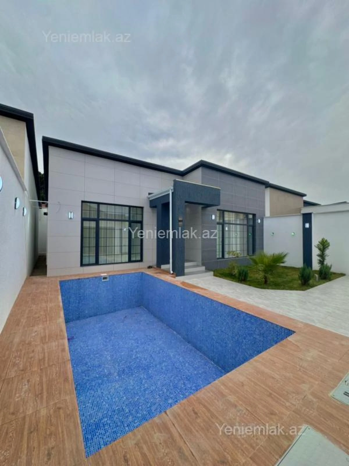 Satılır 4 otaqlı həyət evi 160 m²