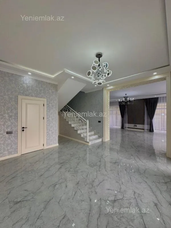 Satılır 5 otaqlı həyət evi 300 m²