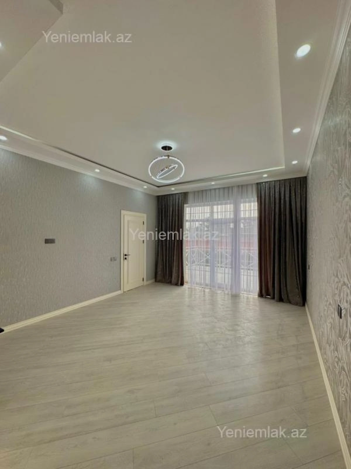 Satılır 5 otaqlı həyət evi 300 m²
