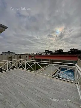 Satılır 5 otaqlı həyət evi 300 m²