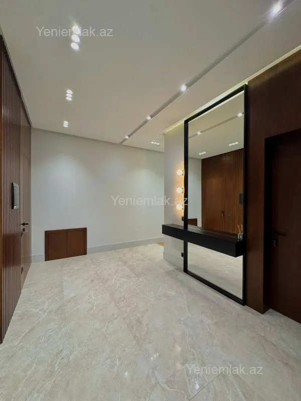 Satılır 4 otaqlı həyət evi 200 m²