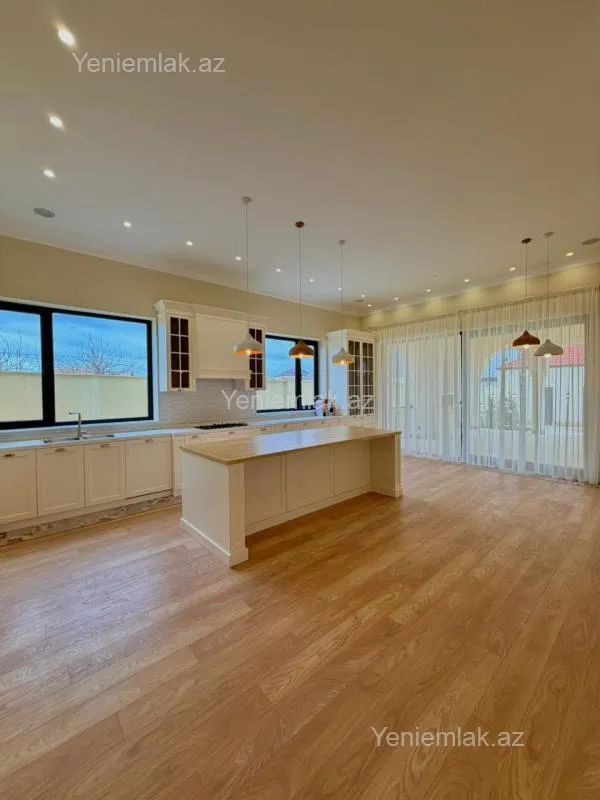 Satılır 6 otaqlı həyət evi 400 m²