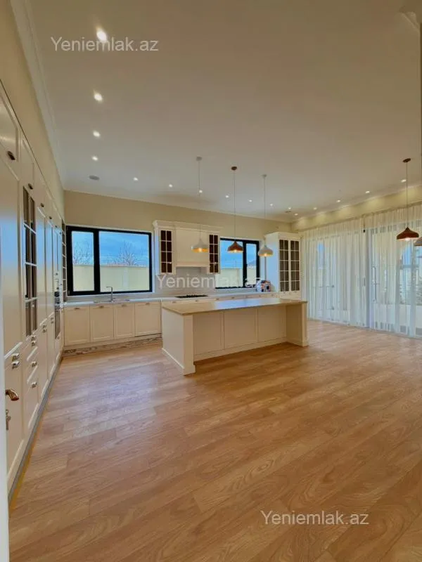 Satılır 6 otaqlı həyət evi 400 m²