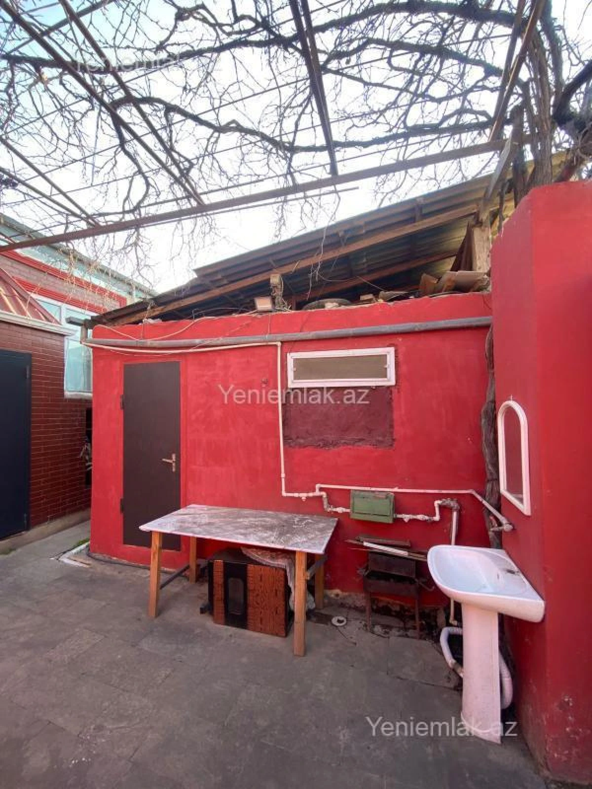 Satılır 4 otaqlı həyət evi 100 m²