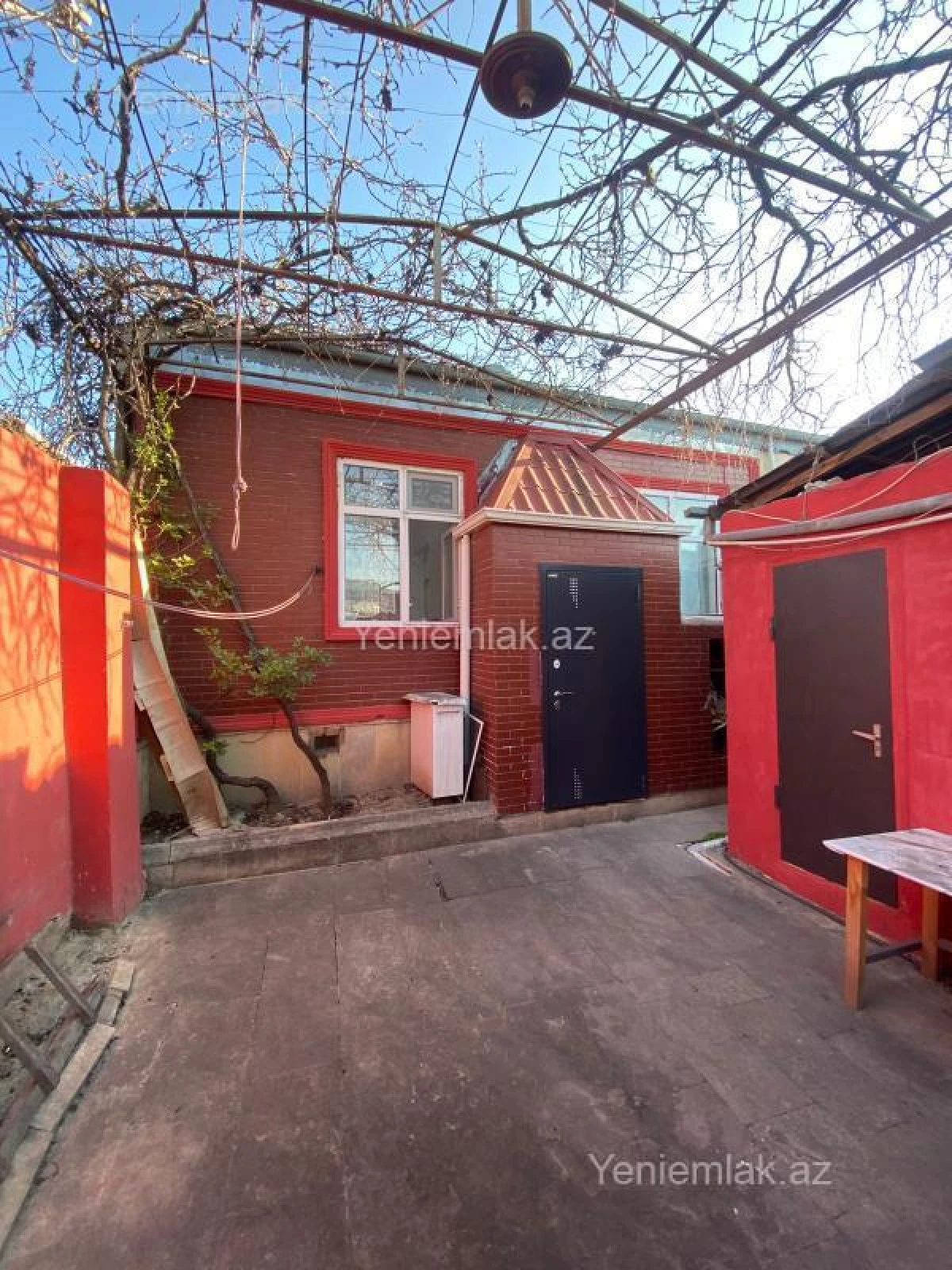 Satılır 4 otaqlı həyət evi 100 m²