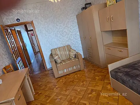 Satılır 4 otaqlı köhnə tikili 110 m²