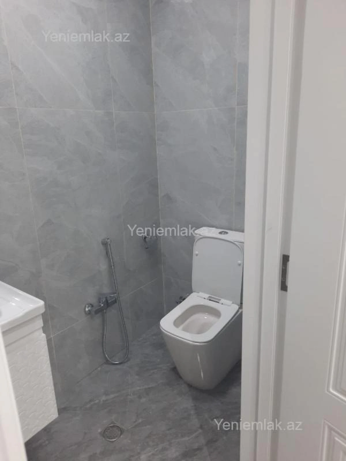 Satılır 2 otaqlı yeni tikili 100 m²