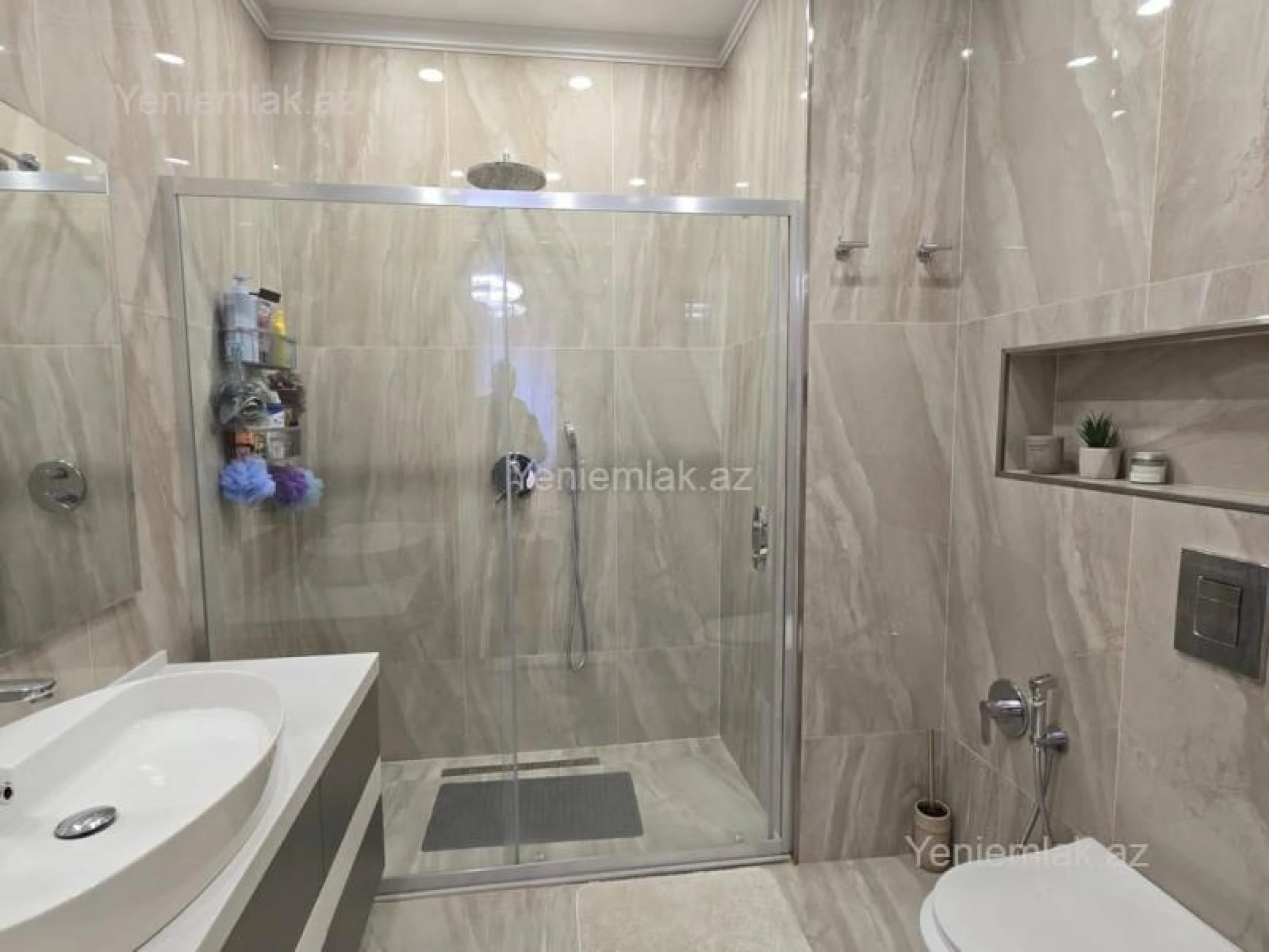 Satılır 4 otaqlı yeni tikili 180 m²