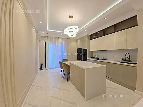 Satılır 4 otaqlı yeni tikili 180 m²