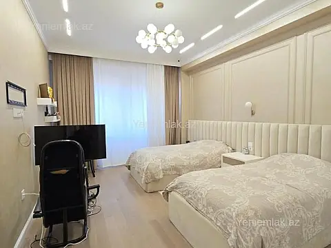 Satılır 4 otaqlı yeni tikili 180 m²