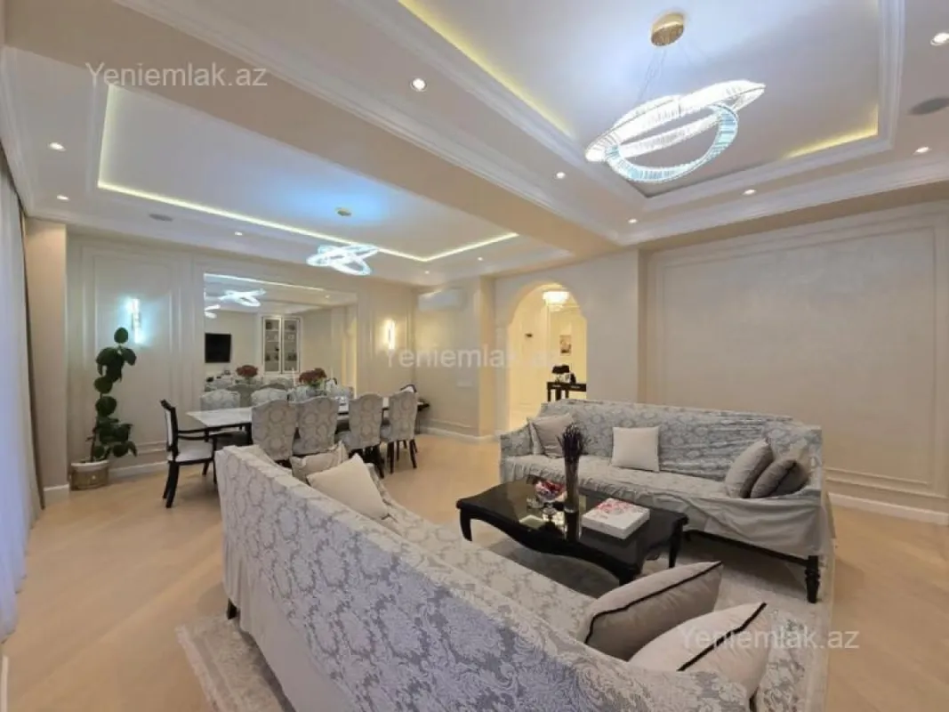 Satılır 4 otaqlı yeni tikili 180 m²