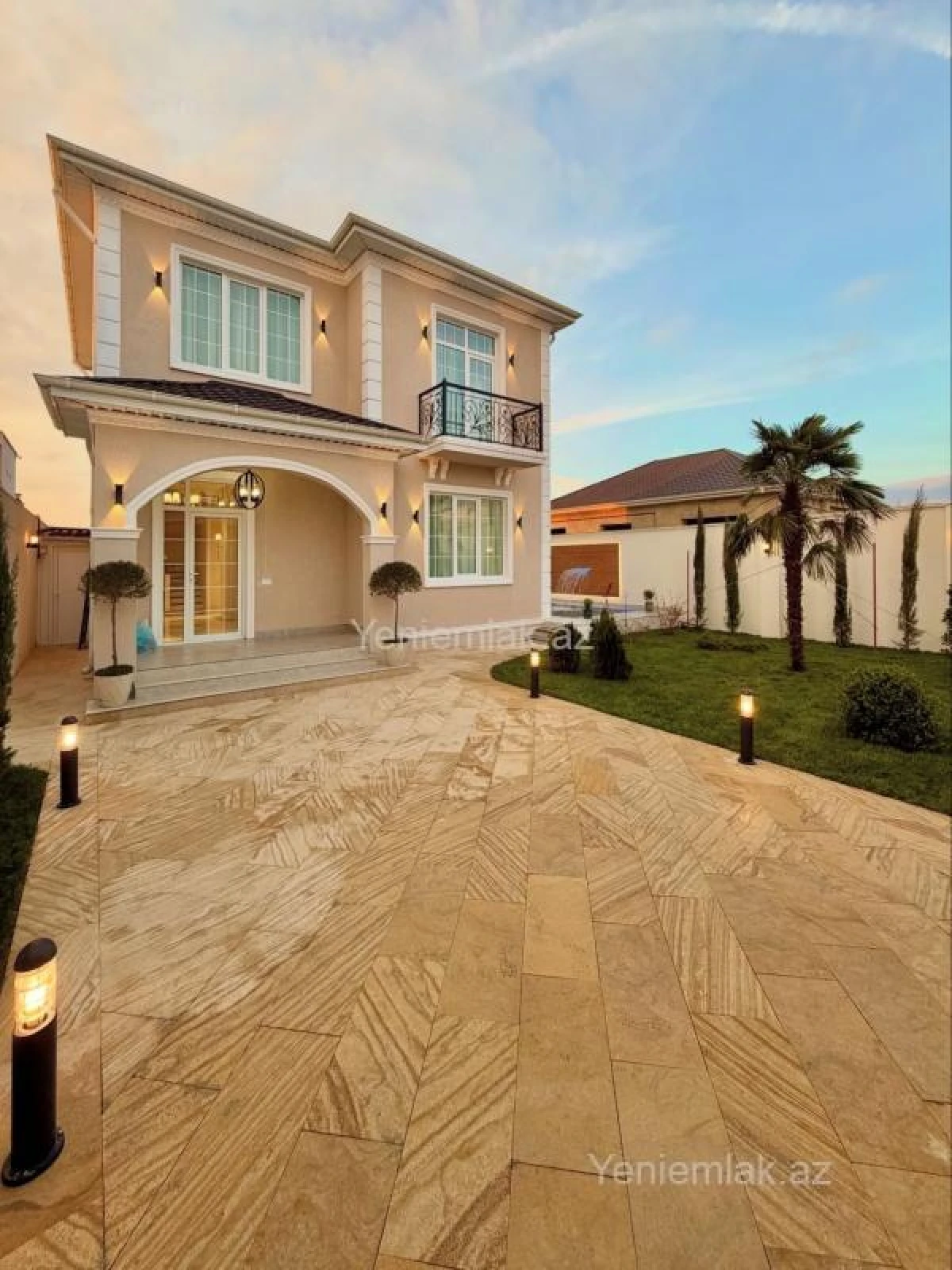 Satılır 4 otaqlı həyət evi 180 m²