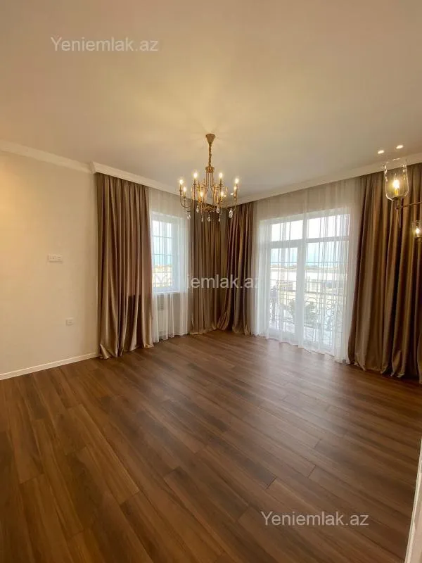 Satılır 4 otaqlı həyət evi 180 m²