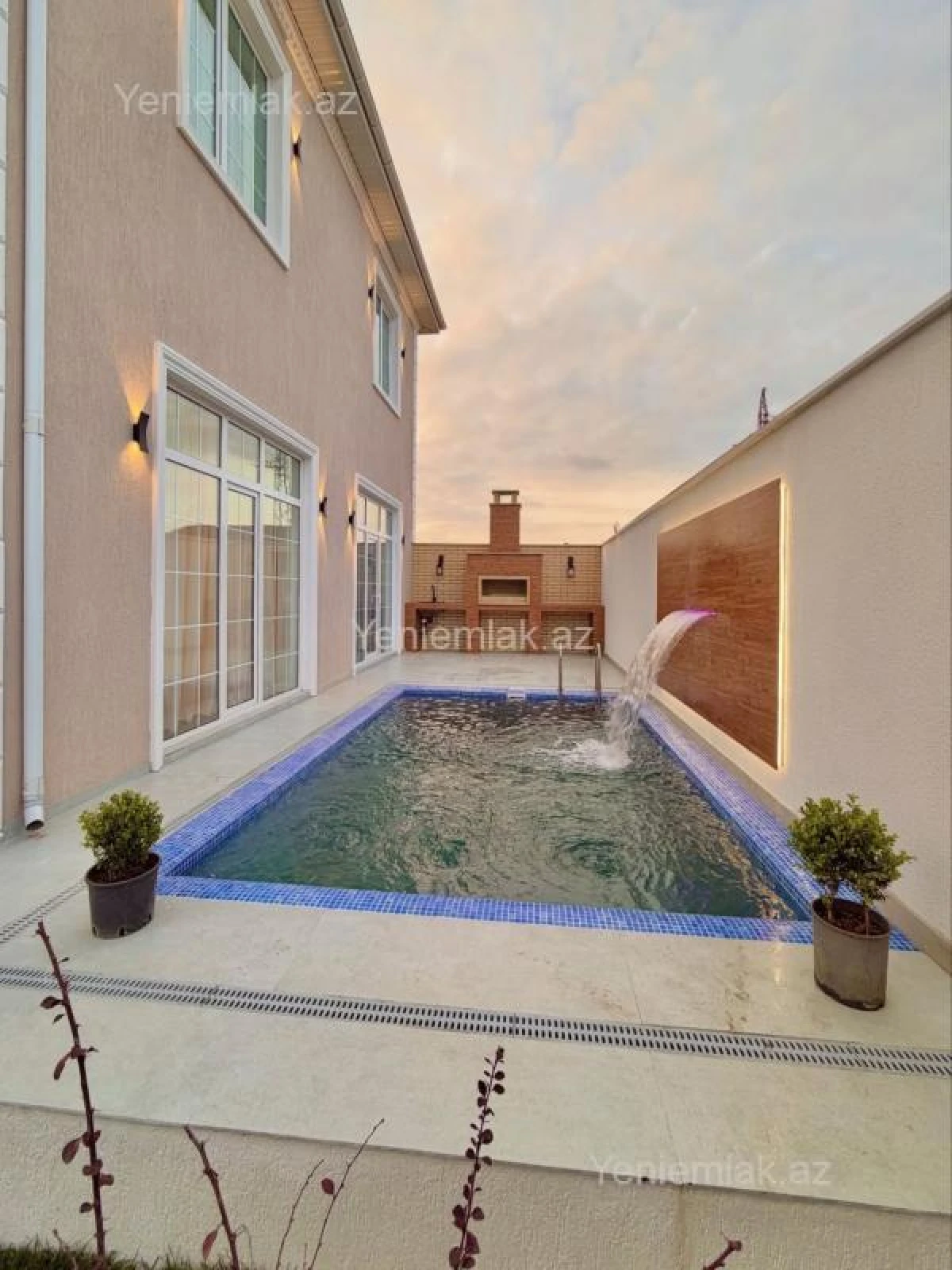 Satılır 4 otaqlı həyət evi 180 m²